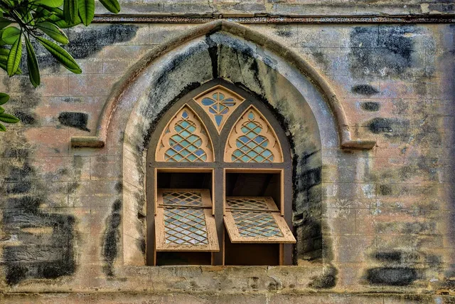De Lambertuskerk en het dorp Raamsdonk